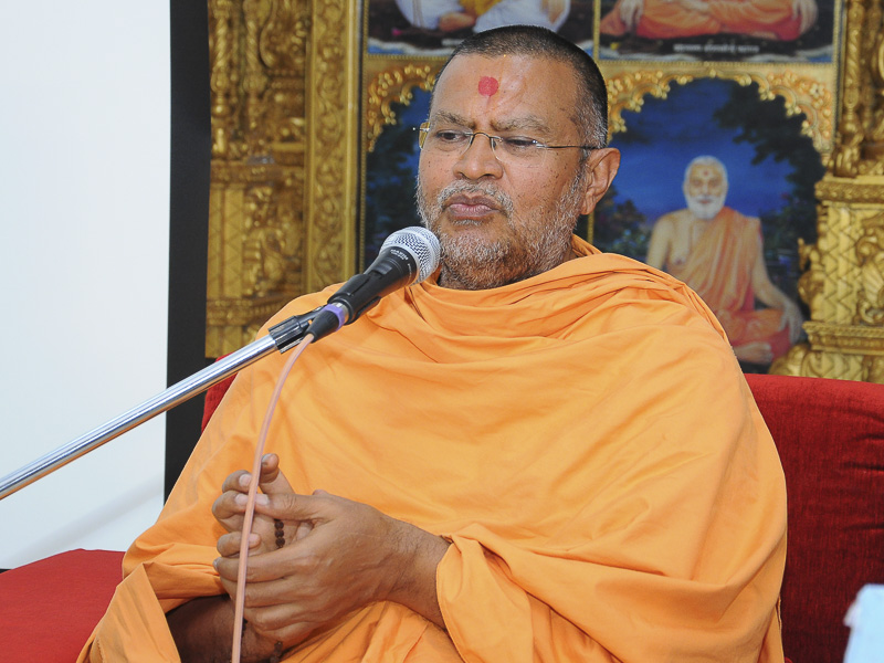 Narendraprasad Swami addresses the assembly