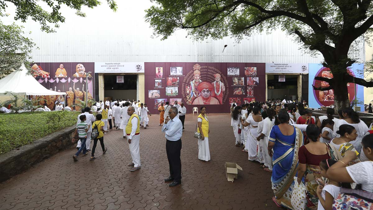 Tribute Assembly in Honor of HH Pramukh Swami Maharaj at Bombay Convention and Exhibition Centre, Goregaon, Mumbai