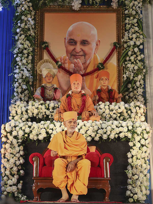 Param Pujya Mahant Swami during the assembly