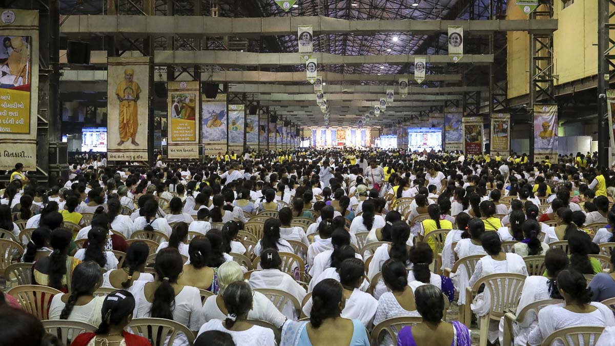 Devotees and well-wishers during the memorial assembly