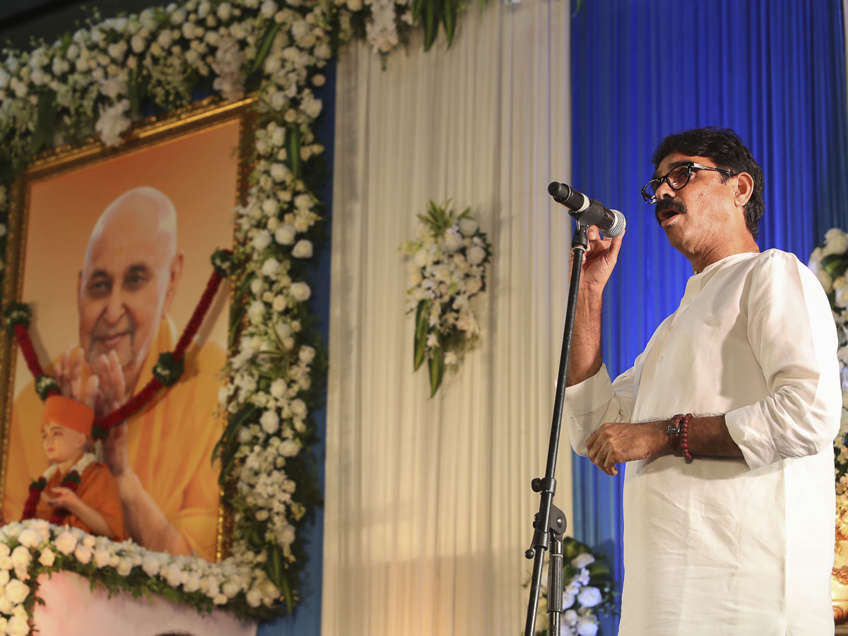 Shri Bala Nandgaonkar addresses the assembly