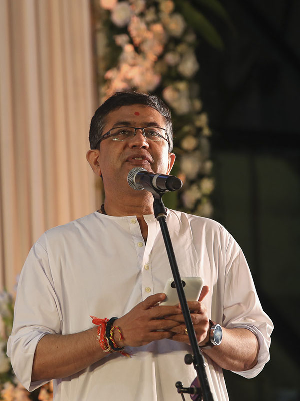 Shri Ashish Chauhan addresses the assembly