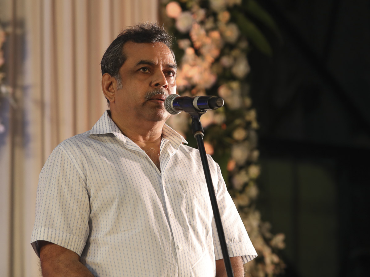 Shri Paresh Rawal addresses the assembly