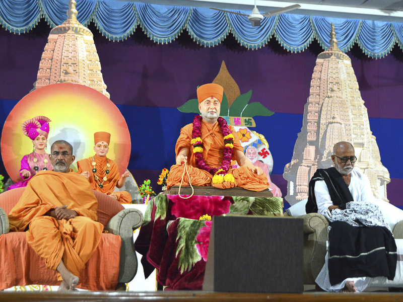 Tribute Assembly in Honor of HH Pramukh Swami Maharaj, Mahuva