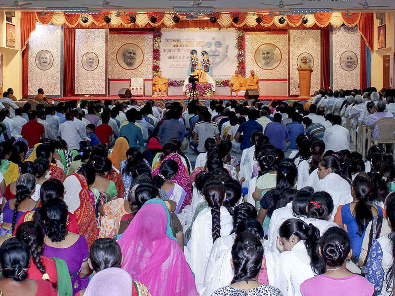 Tribute Assembly in Honor of HH Pramukh Swami Maharaj, Jaipur