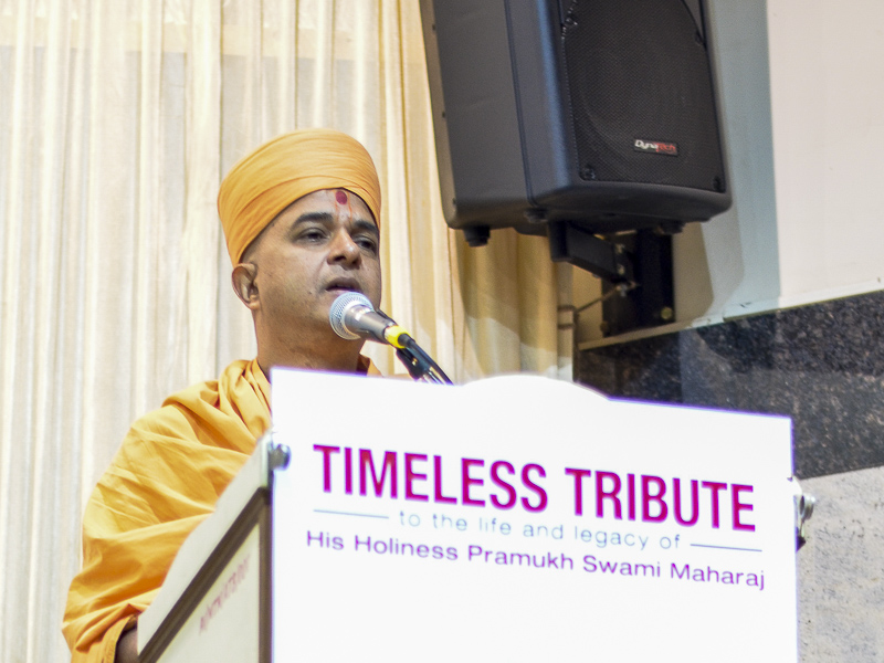 Brahmavihari Swami addresses the assembly