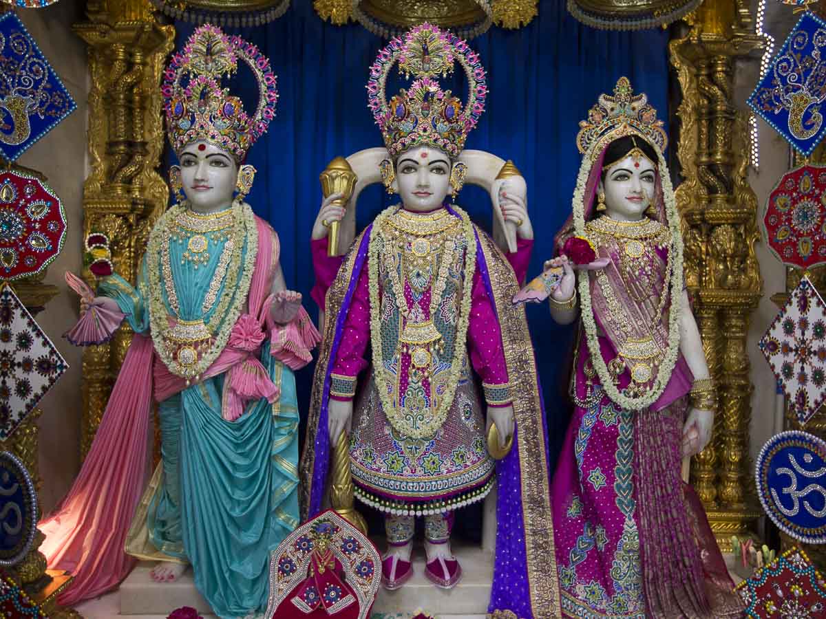 Shri Harikrishna Maharaj and Shri Lakshmi-Narayan Dev