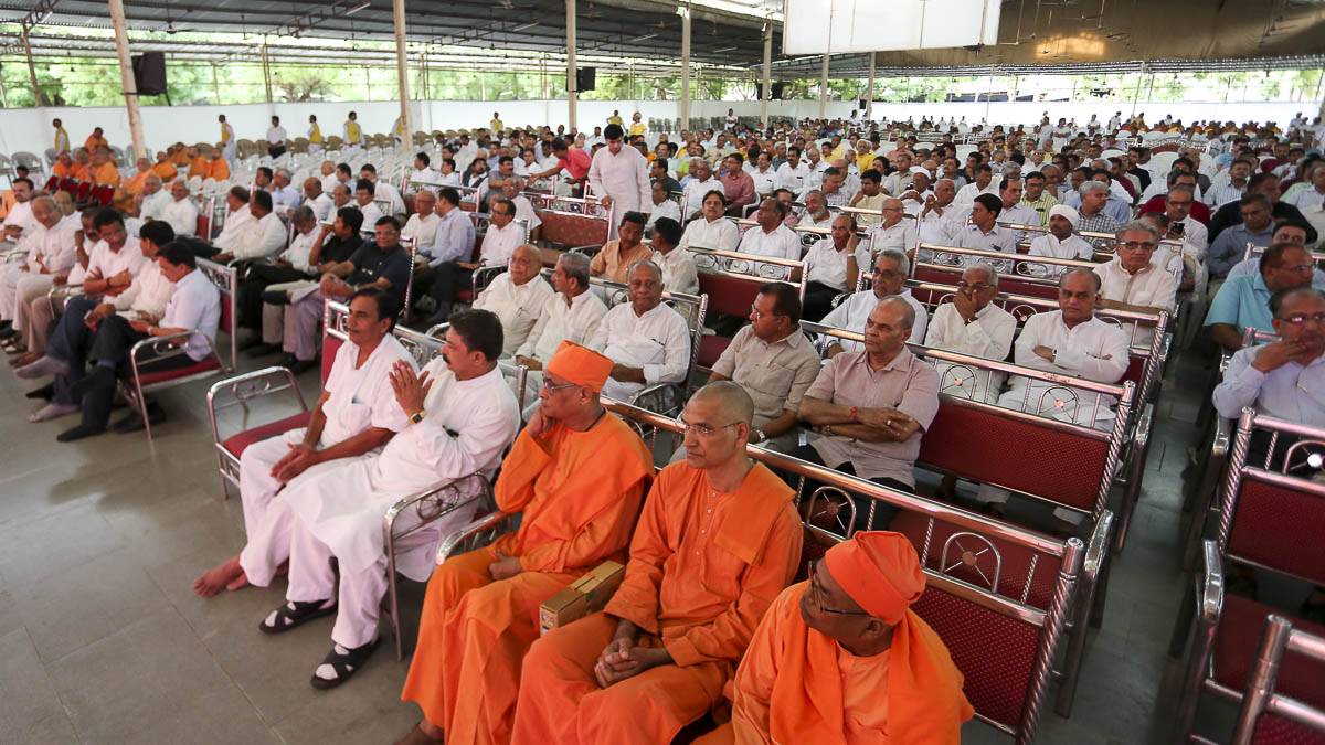 Tribute Assembly in Honor of HH Pramukh Swami Maharaj, Atladra (Vadodara)