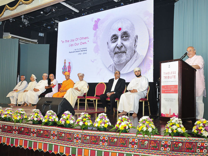 Shri Kiran Asher addresses the assembly