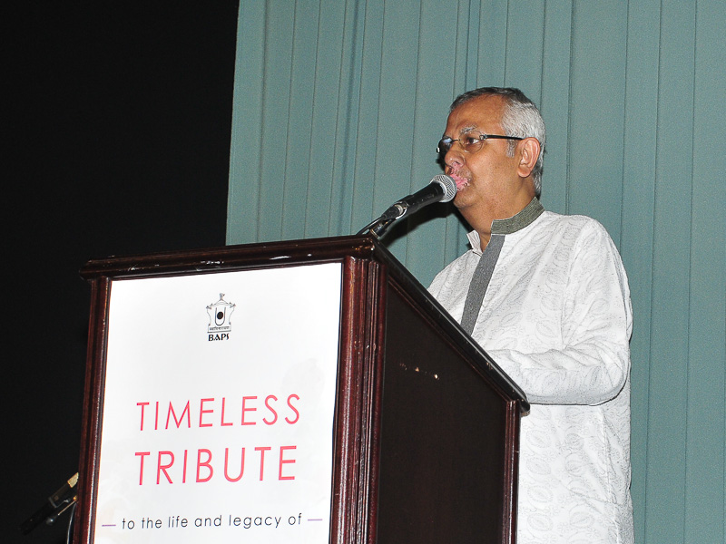 Shri Ajay Khimji addresses the assembly
