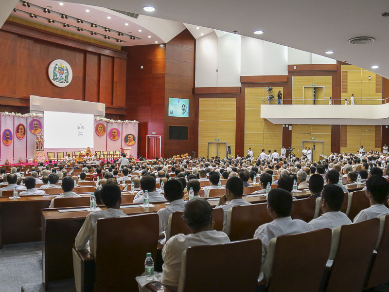 Tribute Assembly in Honor of HH Pramukh Swami Maharaj, Dar-es-Salaam