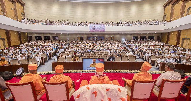 Tribute Assembly in Honor of HH Pramukh Swami Maharaj, Dar-es-Salaam