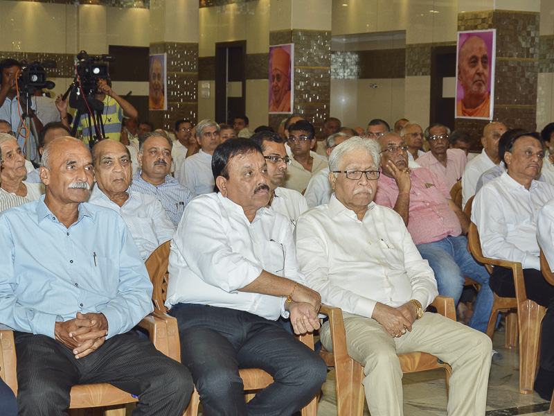 Tribute Assembly in Honor of HH Pramukh Swami Maharaj, Kolkata