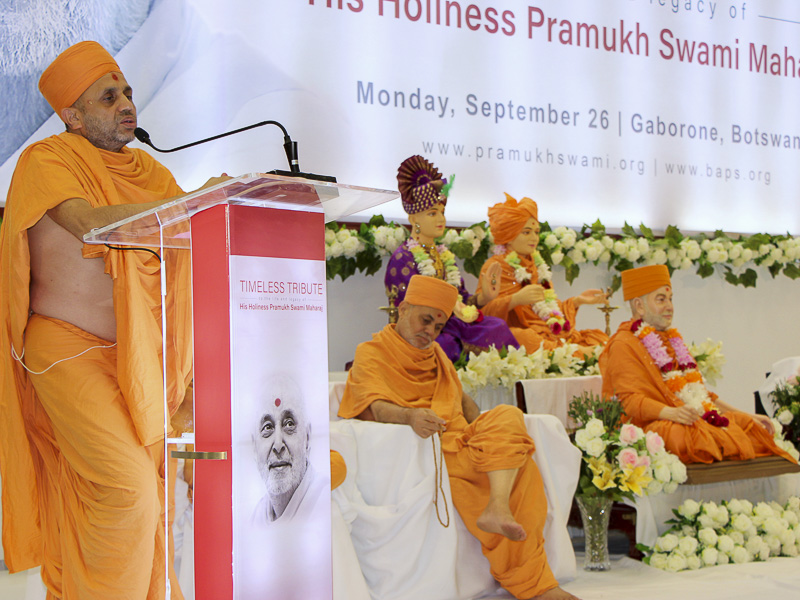 Narayancharan Swami addresses the assembly