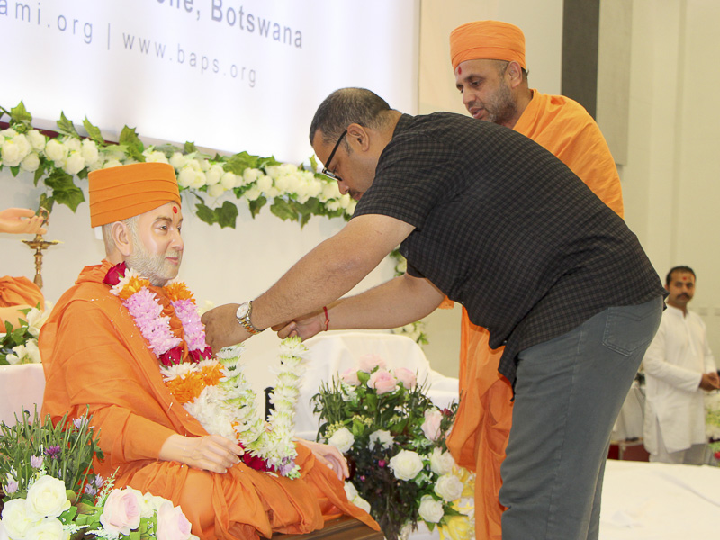 Tribute Assembly in Honor of HH Pramukh Swami Maharaj, Gaborone