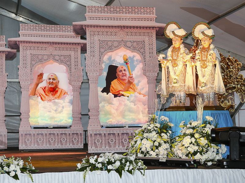 Tribute Assembly in Honor of HH Pramukh Swami Maharaj, Johannesburg
