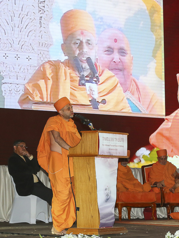Narayancharan Swami addresses the assembly