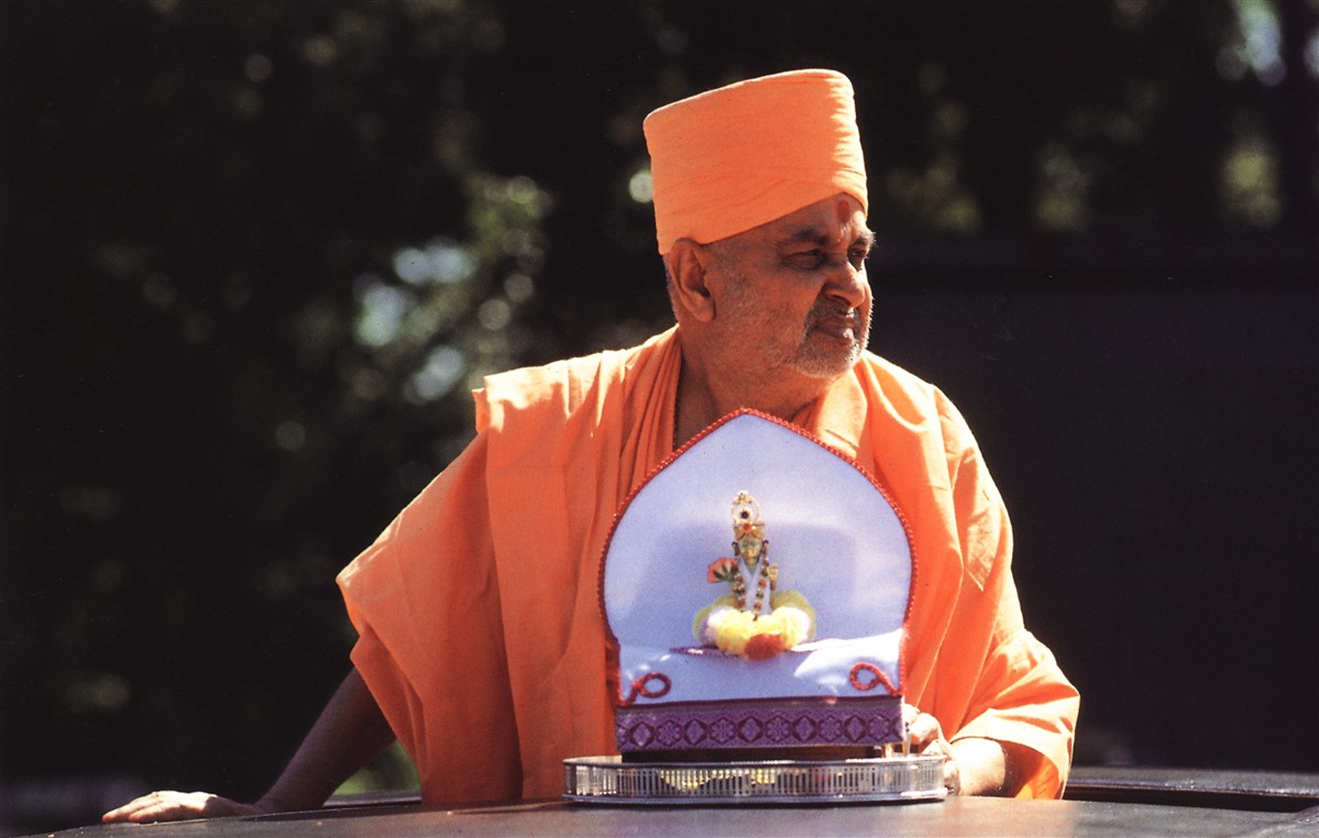Pramukh Swami Maharaj & Sadguru Swamis in Long Island