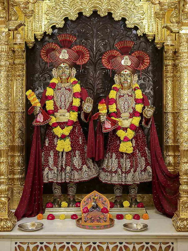 Bhagwan Swaminarayan and Aksharbrahman Gunatitanand Swami, 18 Oct 2016