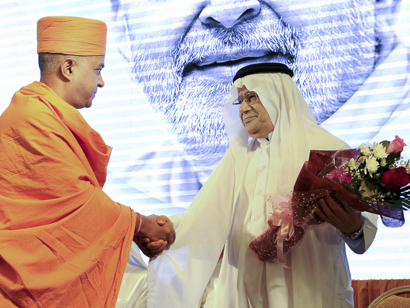 Brahmavihari Swami welcomes Mr. Mohammed Noor Sultan