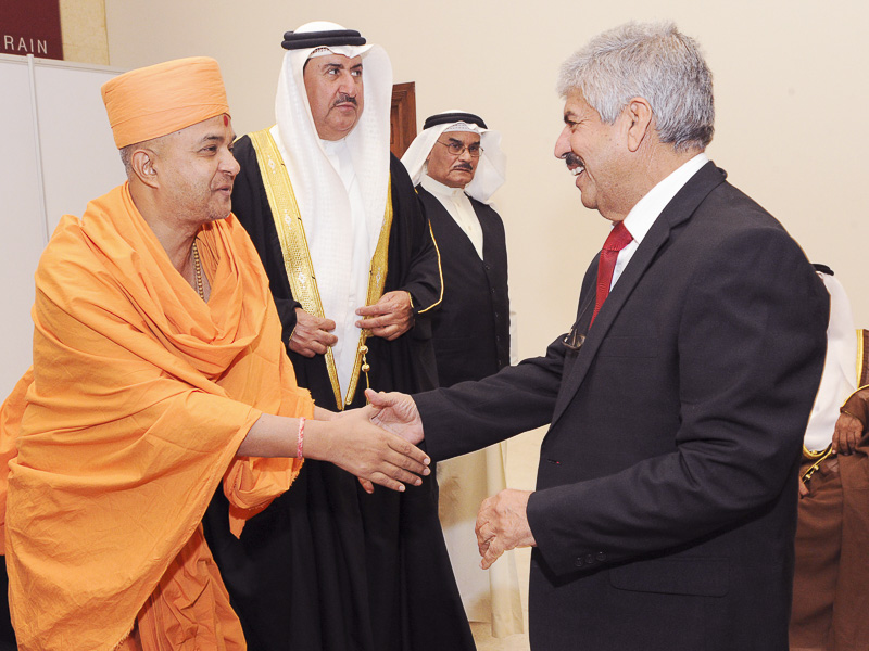 Brahmavihari Swami meets Dr. Mustafa Al Sayed