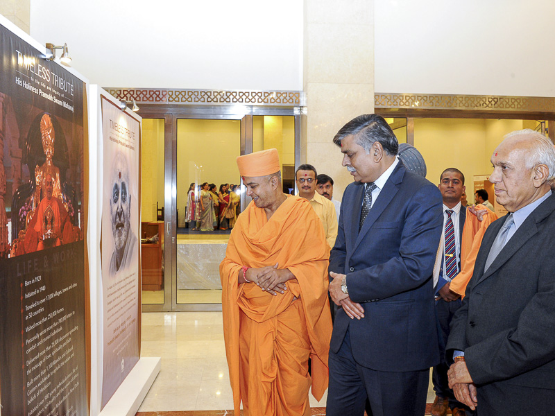 Indian Ambasador HE Alok Kumar Sinha visits the exhibition