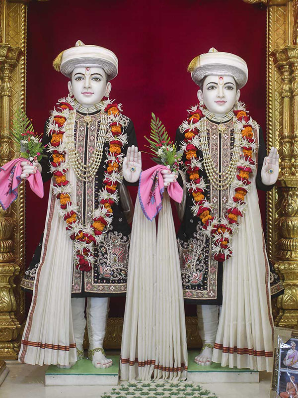 Bhagwan Swaminarayan and Aksharbrahman Gunatitanand Swami, 22 Oct 2016