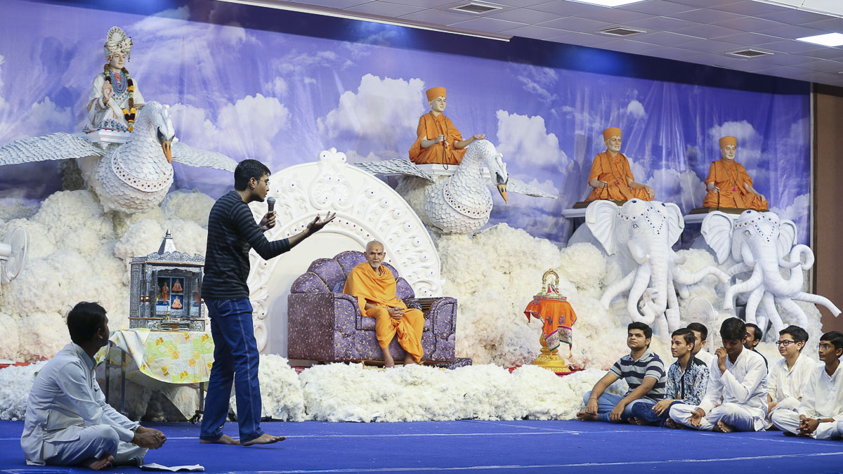 A skit presentation by youths before Param Pujya Mahant Swami, 26 Oct 2016