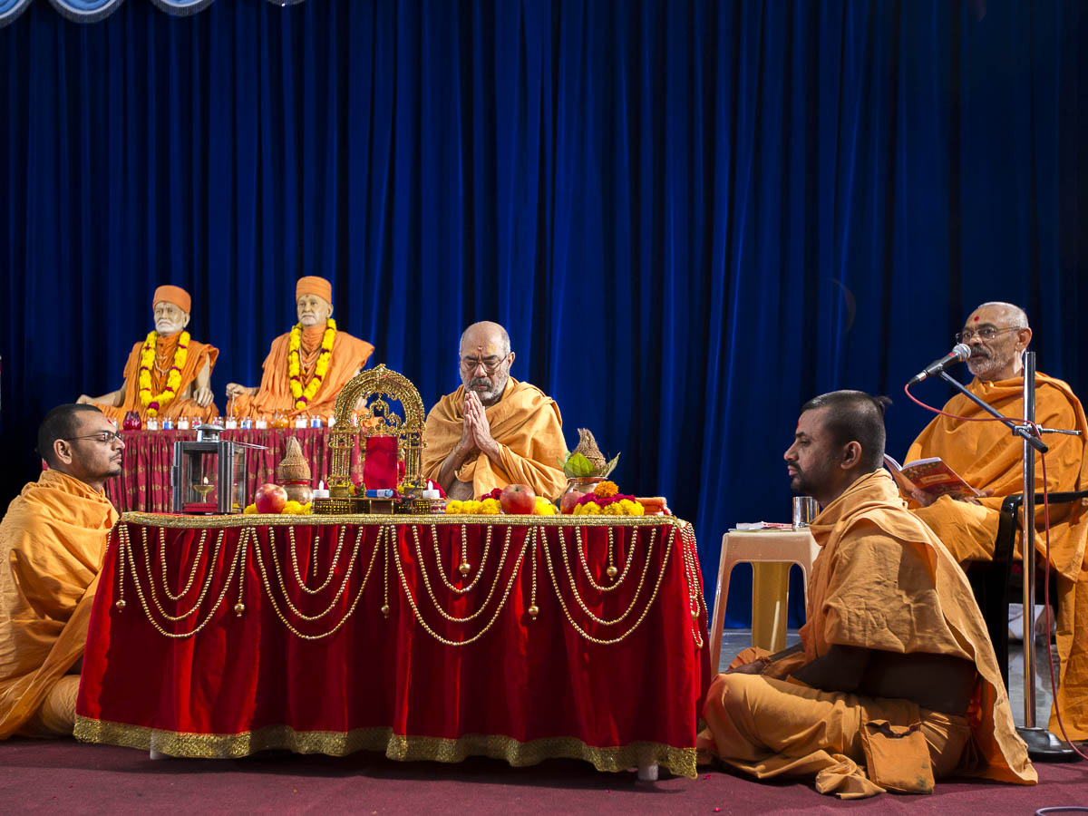 Dharmacharan Swami performs New Year mahapuja
