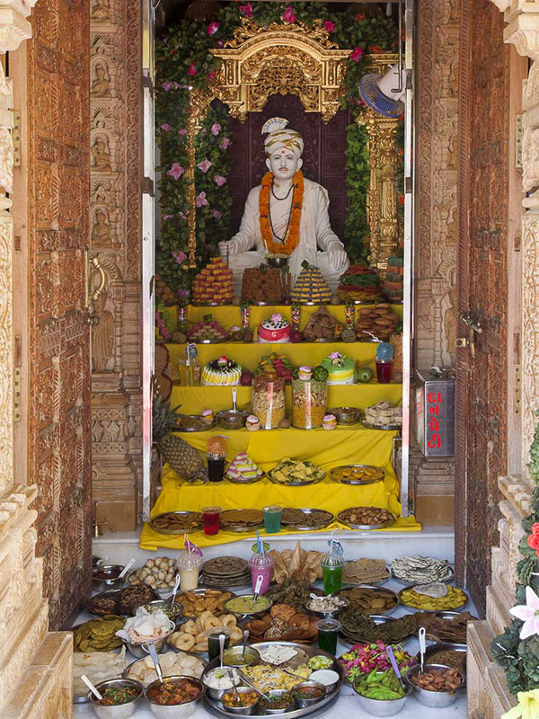 Annakut offered to Brahmaswarup Bhagatji Maharaj