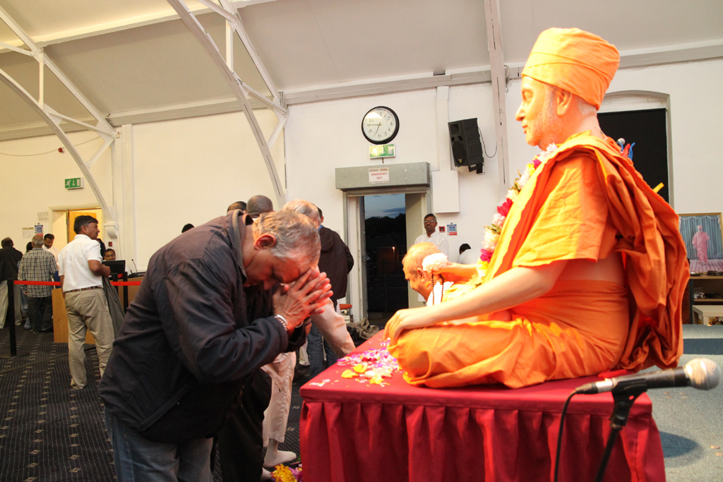 Tribute Assembly in Honour of HH Pramukh Swami Maharaj, Manchester, UK