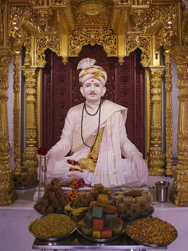 Patotsav annakut offered to Brahmaswarup Bhagatji Maharaj, 28 Oct 2016
