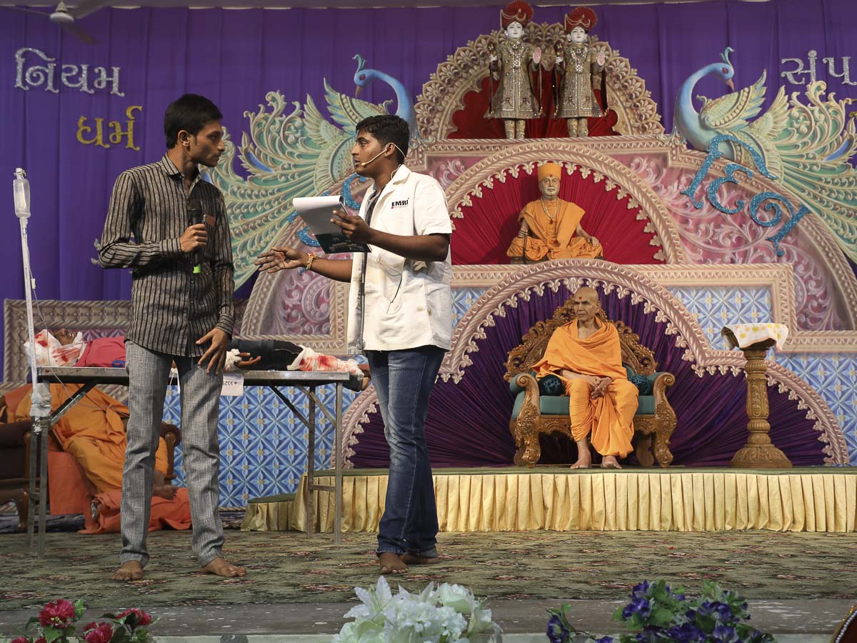 A skit presentation by youths before Param Pujya Mahant Swami in the evening assembly, 13 Nov 2016