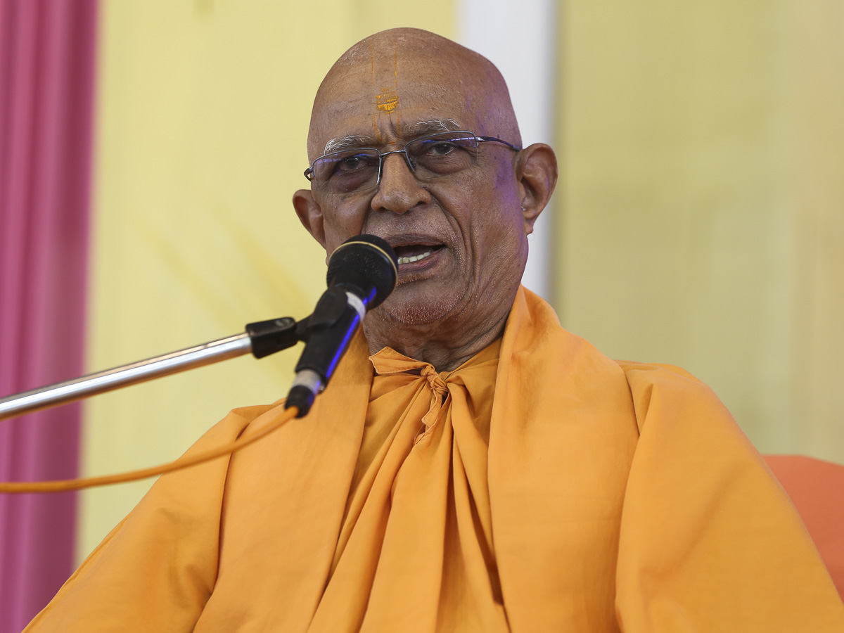 Pujya Doctor Swami delivers a discourse, 14 Nov 2016