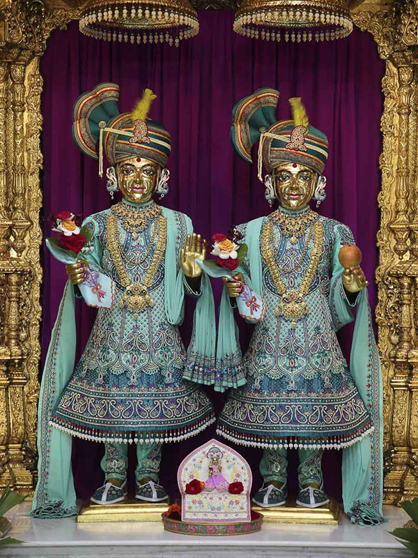Bhagwan Swaminarayan and Aksharbrahman Gunatitanand Swami, 16 Nov 2016