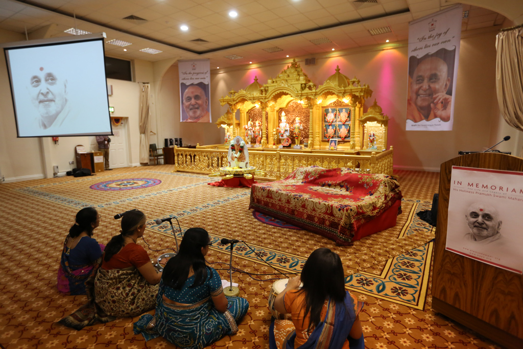Tribute Assembly in Honour of HH Pramukh Swami Maharaj, Mahila Mandal, Luton, UK