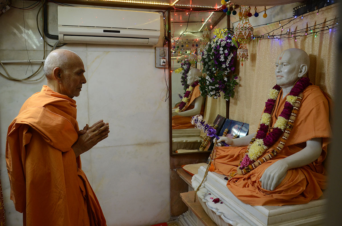 Param Pujya Mahant Swami engrossed in darshan at  Brahmaswarup Shastriji Maharaj’s janma sthaan, 19 Nov 2016