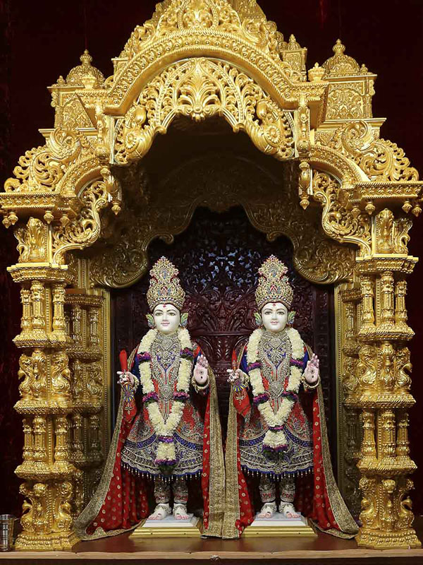 Bhagwan Swaminarayan and Aksharbrahman Gunatitanand Swami, Swaminarayan Nagar, Surat