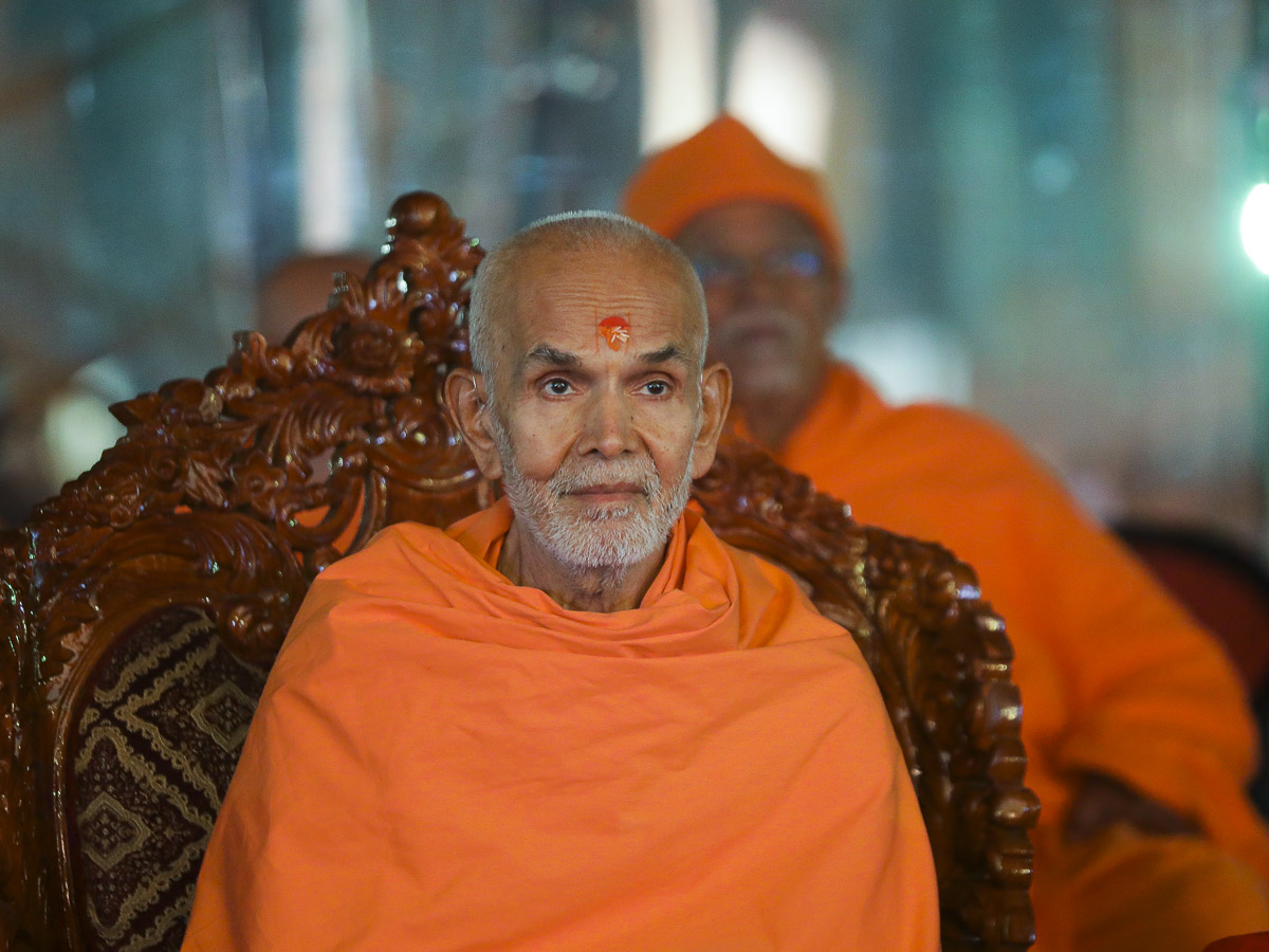 Param Pujya Mahant Swami during the cultural program
