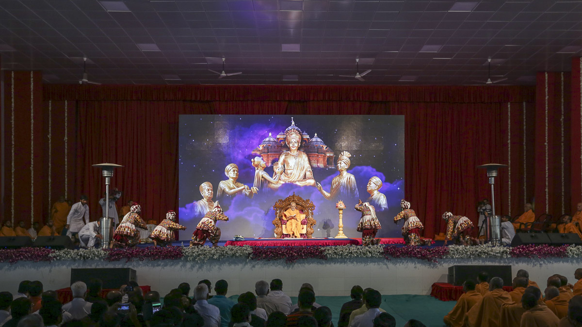 Kishores performs a cultural dance before Param Pujya Mahant Swami Maharaj