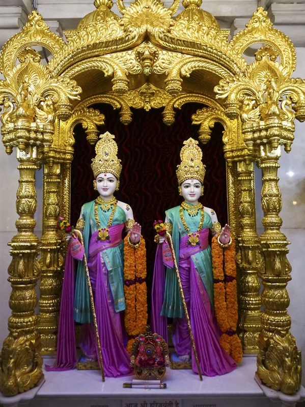 Bhagwan Swaminarayan and Aksharbrahman Gunatitanand Swami, 8 Dec 2016