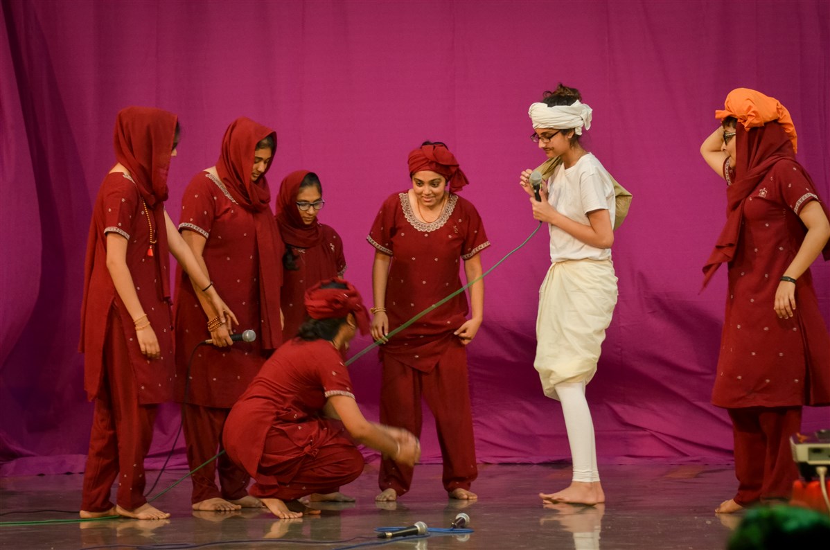 Kishoris participate in Brahmvidyani College Challenge evening session