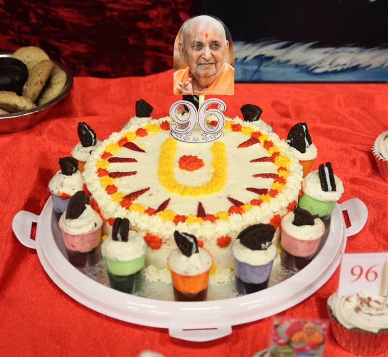 Pramukh Swami Maharaj Birthday Celebrations, Mahila Mandal, East London, UK