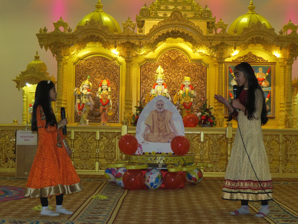 Pramukh Swami Maharaj Birthday Celebrations, Mahila Mandal, Luton, UK