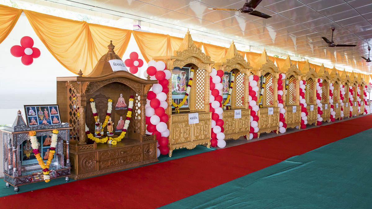 Murtis to be consecrated for BAPS Shri Swaminarayan kutir mandirs in the villages of Hiravadi, Malangdev, Maiyali, Ghodchit, Sadadvel, Tokarvan, Temka, Langad, Maal, Khapatiya and Keshbandh