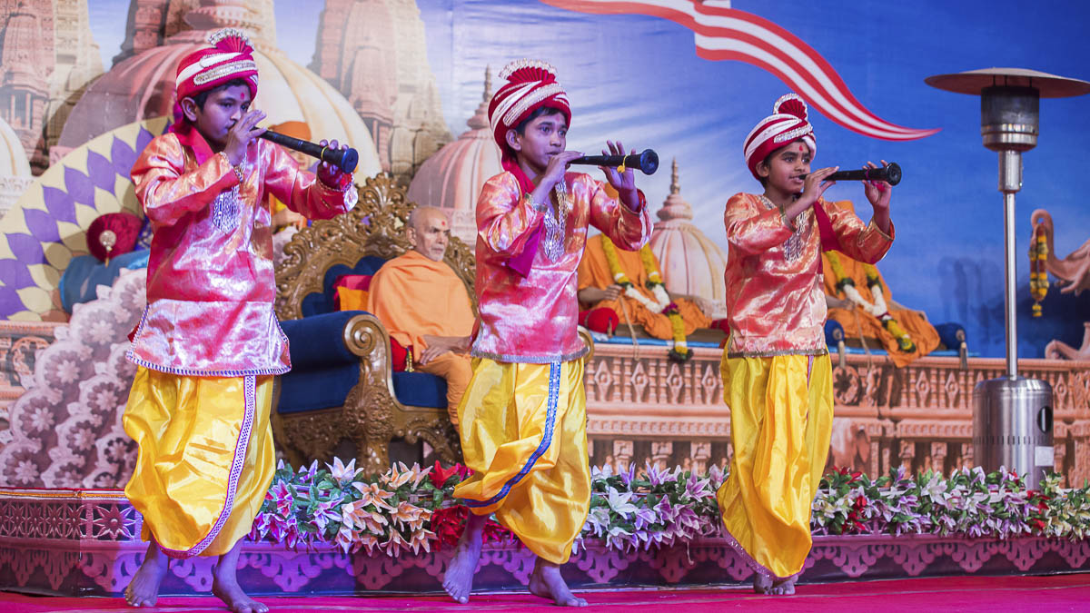 Children perform a cultural dance in the assembly, 24 Dec 2016