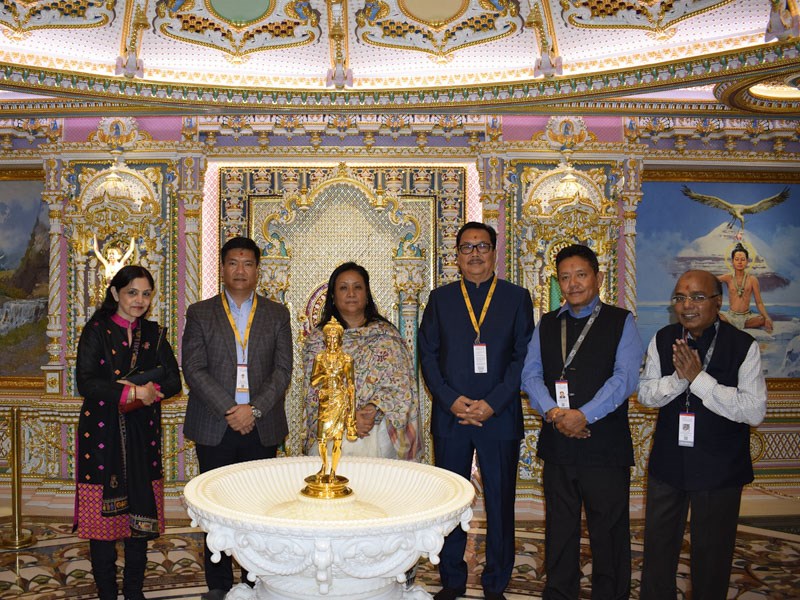 Chief Minister of Arunachal Pradesh Shri Pema Khandu and delegation visit Swaminarayan Akshardham, Gandhinagar