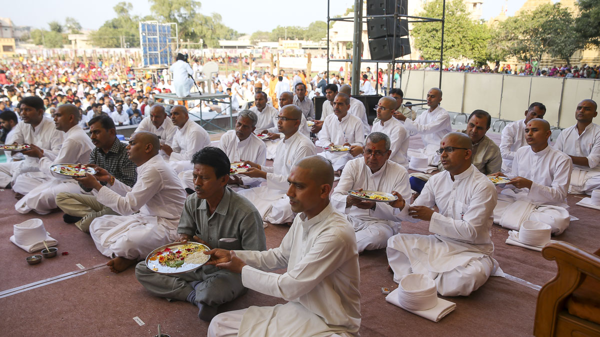 Sadhaks and their fathers engaged in mahapuja rituals, 23 Jan 2017