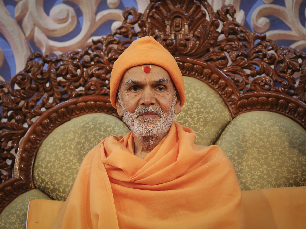 Param Pujya Mahant Swami Maharaj in a divine mood, 5 Feb 2017
