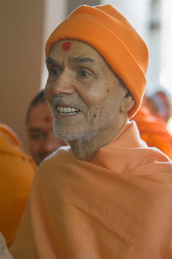 Param Pujya Mahant Swami Maharaj in a divine, jovial mood, 22 Feb 2017
